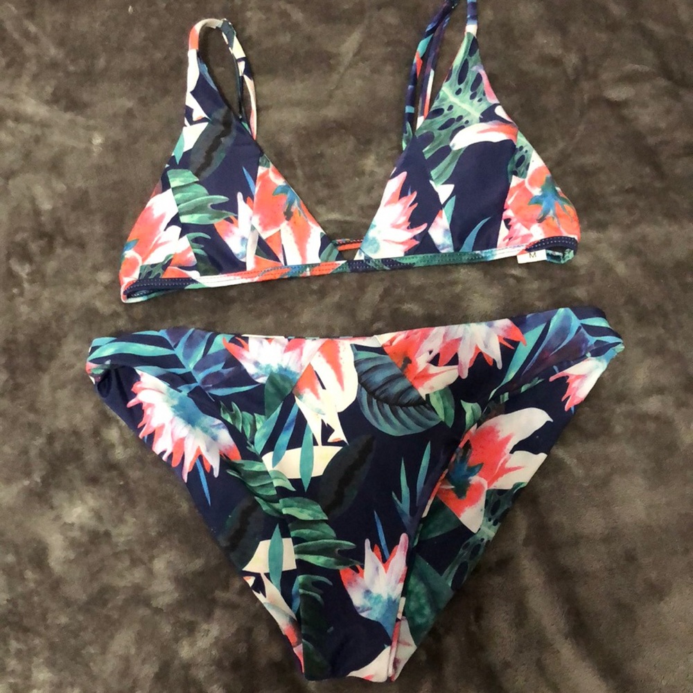 Floral Cupshe swimsuit!